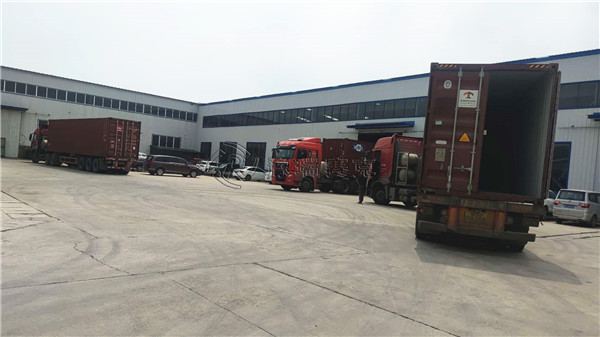 5箱貨柜等待裝車,忙碌而充實的一次國外發(fā)貨